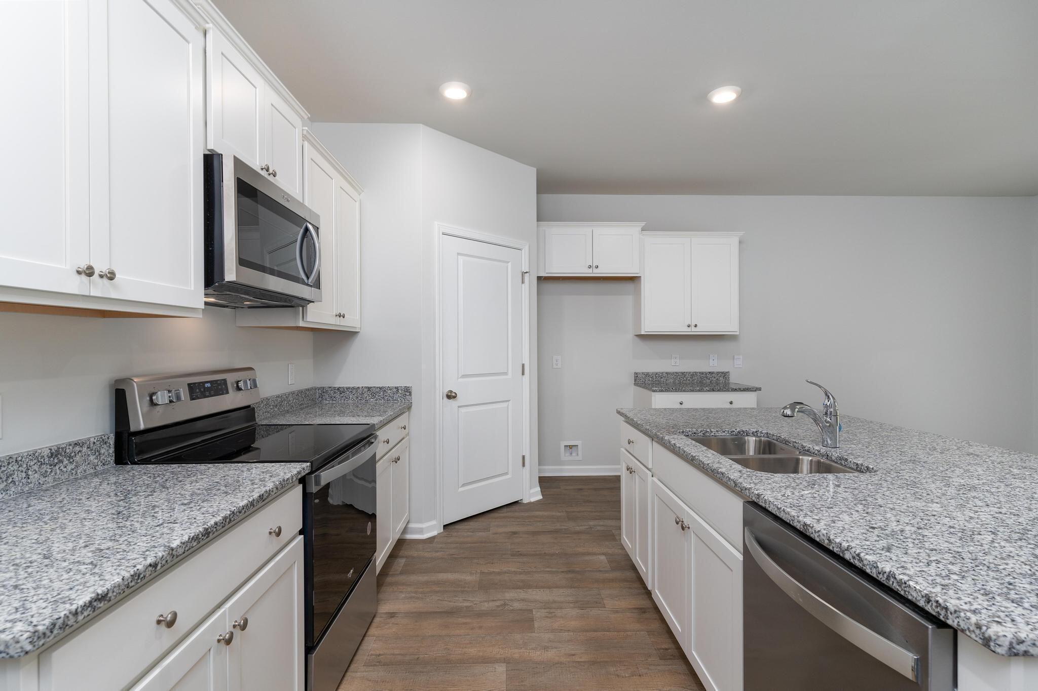 162 William Clark Boulevard Santee, SC 29142 - Photo 6 of 33 20240316091310863812000000-o