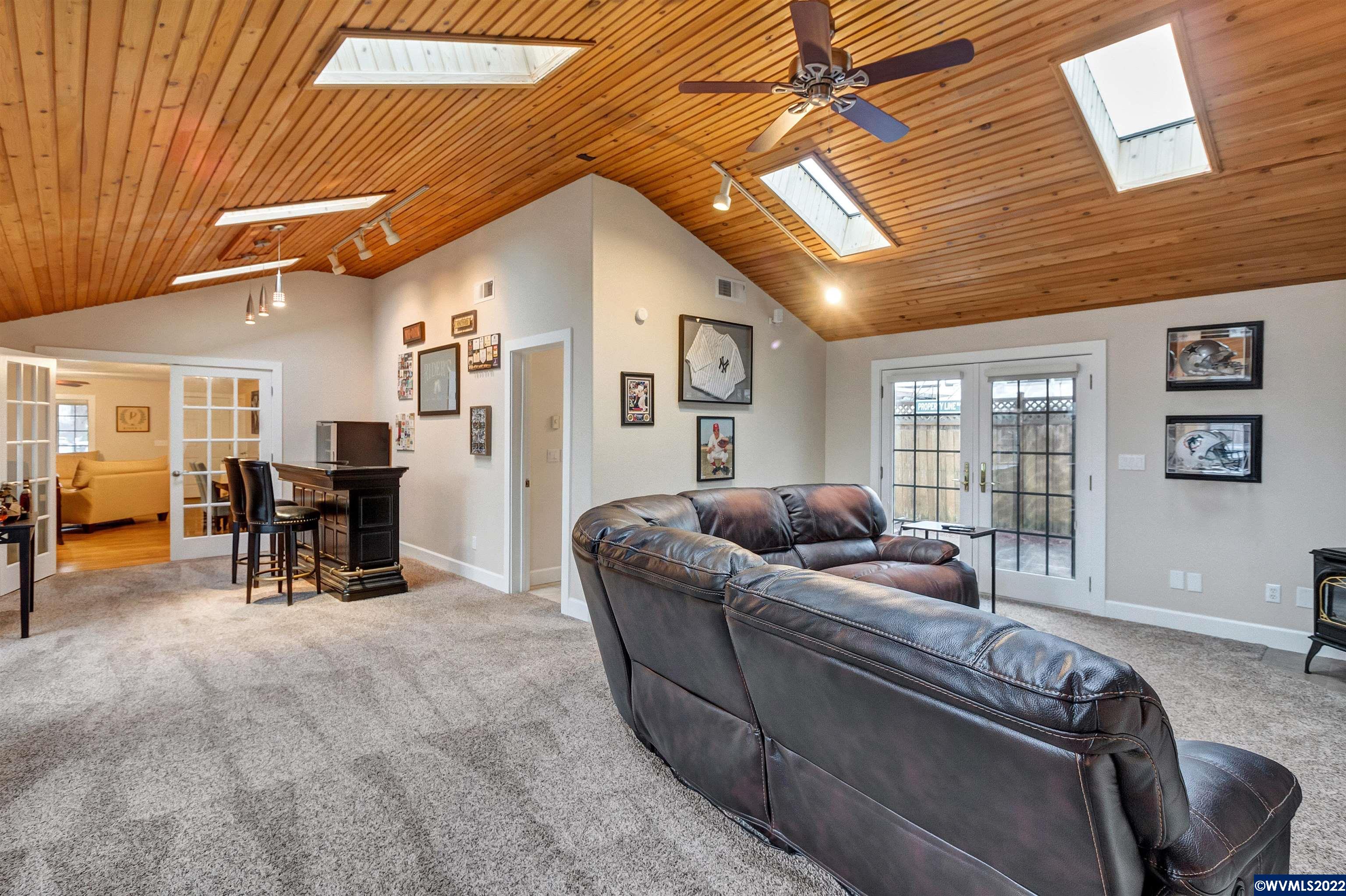 150 Edwards Road South Monmouth, OR 97361 - Photo 25 of 39 a living room with furniture and a window