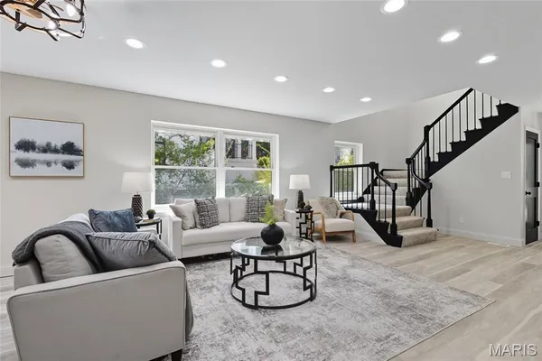 $675,000 | 406 Meyer Avenue, St. Louis, MO 63122