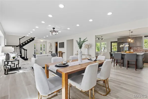 $675,000 | 406 Meyer Avenue, St. Louis, MO 63122