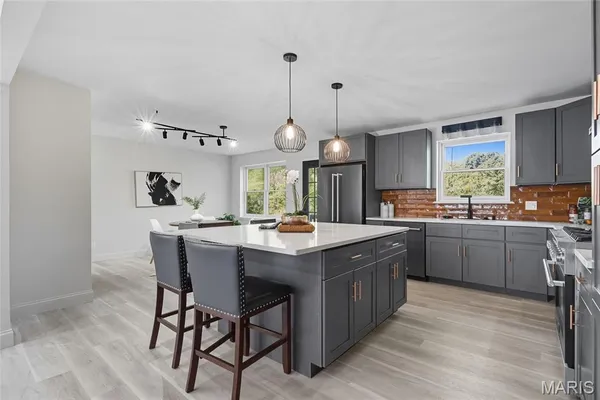 $675,000 | 406 Meyer Avenue, St. Louis, MO 63122