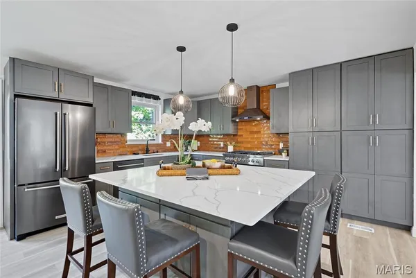 $675,000 | 406 Meyer Avenue, St. Louis, MO 63122