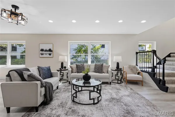 $675,000 | 406 Meyer Avenue, St. Louis, MO 63122