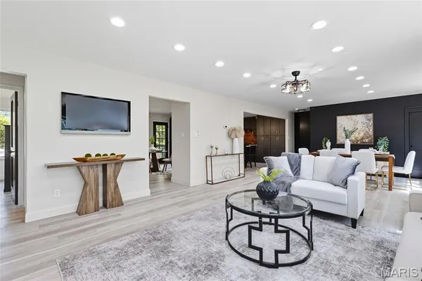 $675,000 | 406 Meyer Avenue, St. Louis, MO 63122
