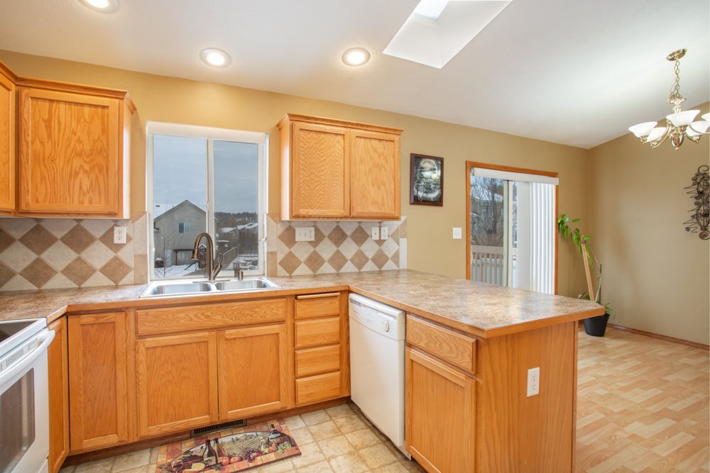 5307 North Calvin Road Spokane Valley, WA 99216 - Photo 6 of 20 Gallery Image 6