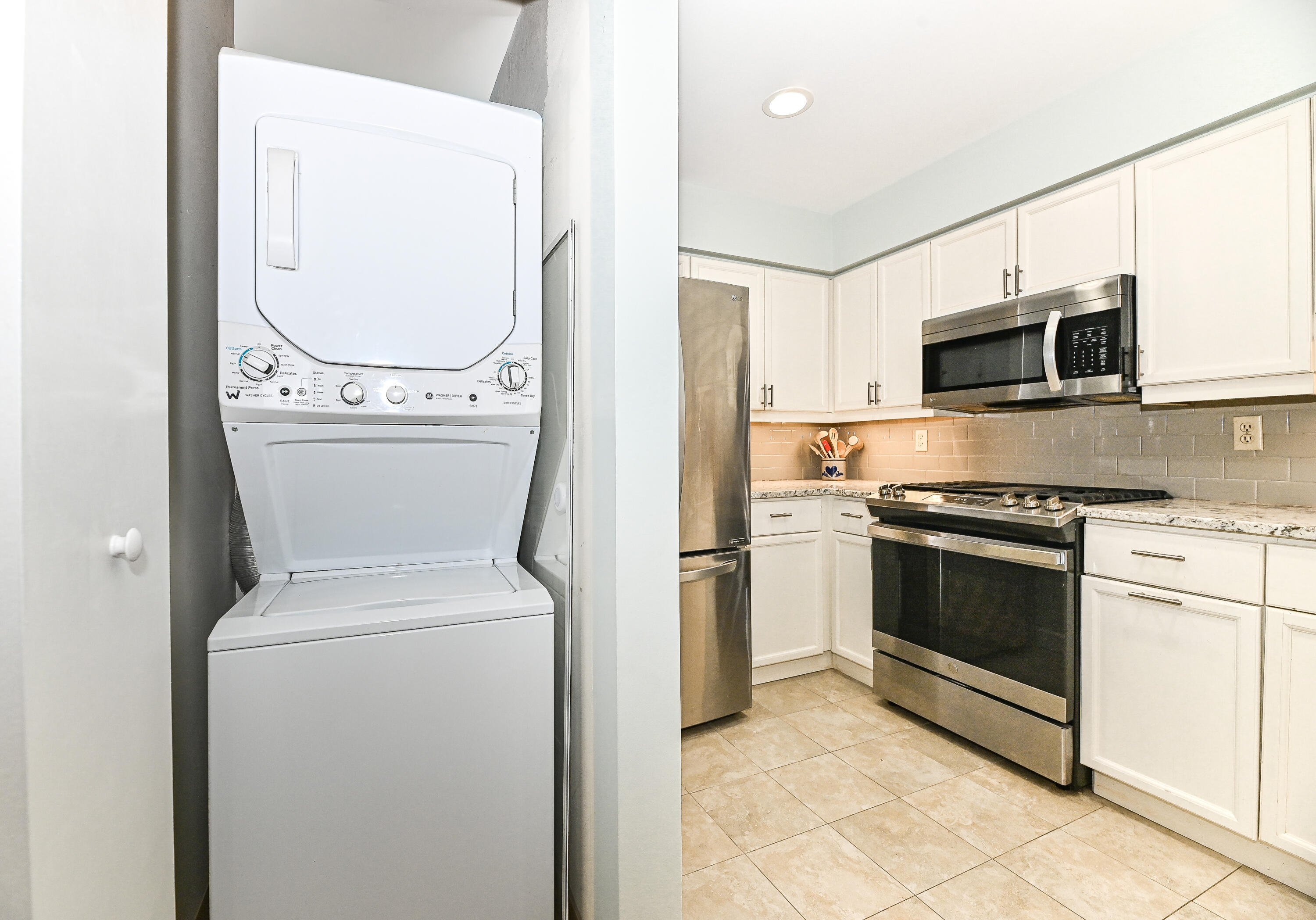35 Harborview Drive, Unit 112 Racine, WI 53403 - Photo 21 of 36 Harborview-38