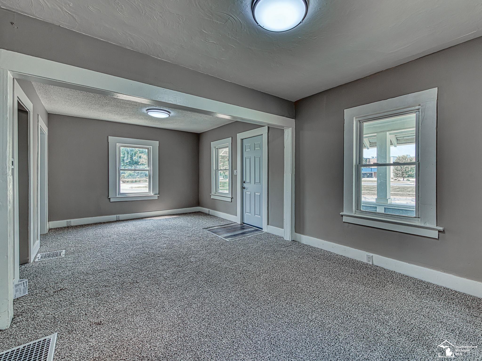 1105 Clinton Road Jackson, MI 49202 - Photo 5 of 27