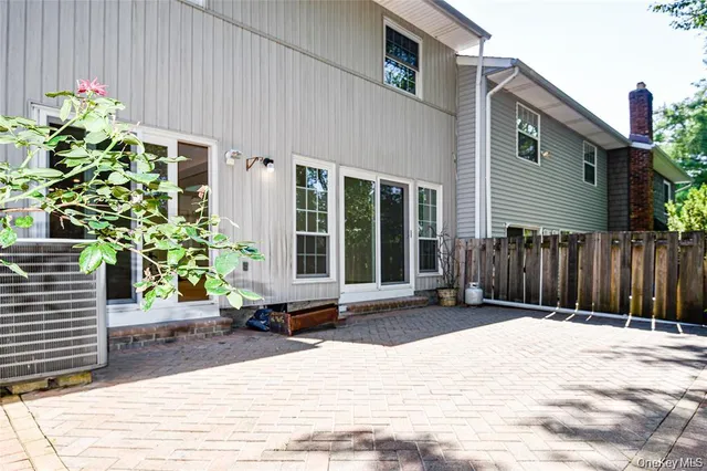 $920,000 | 95 Woodlake Drive West, Unit 95, Woodbury, NY 11797