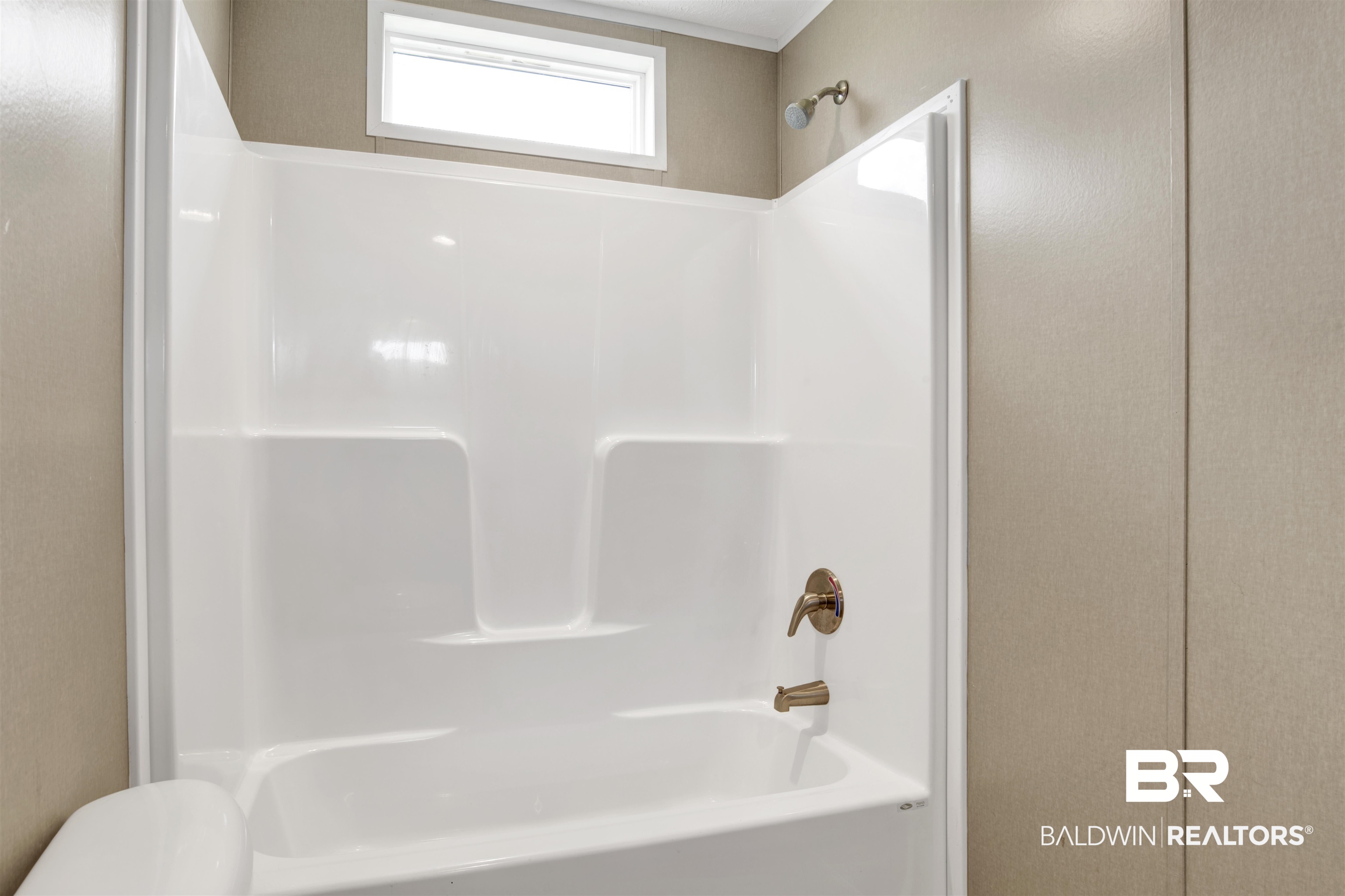 16778 County Road 87 Elberta, AL 36530 - Photo 31 of 32 Bathroom with toilet and washtub / shower combination
