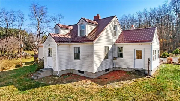 $310,000 | 290 Crickett Lane, Pearisburg, VA 24134