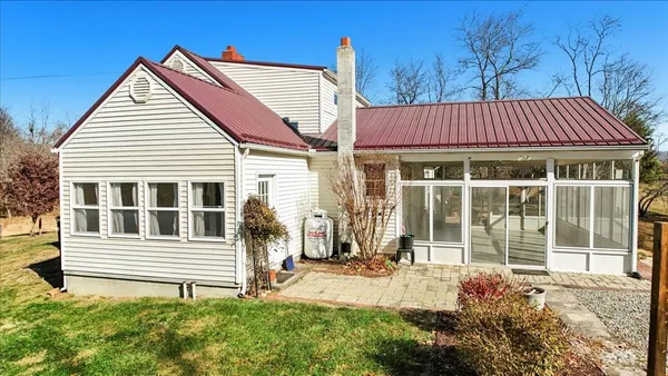 $310,000 | 290 Crickett Lane, Pearisburg, VA 24134
