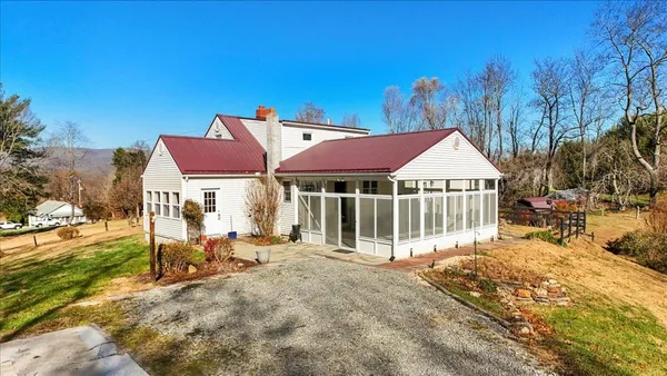 $310,000 | 290 Crickett Lane, Pearisburg, VA 24134