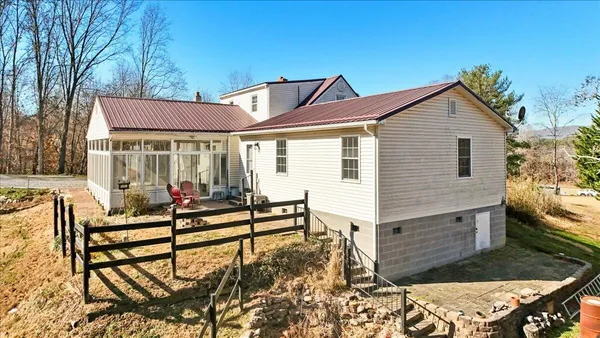 $310,000 | 290 Crickett Lane, Pearisburg, VA 24134
