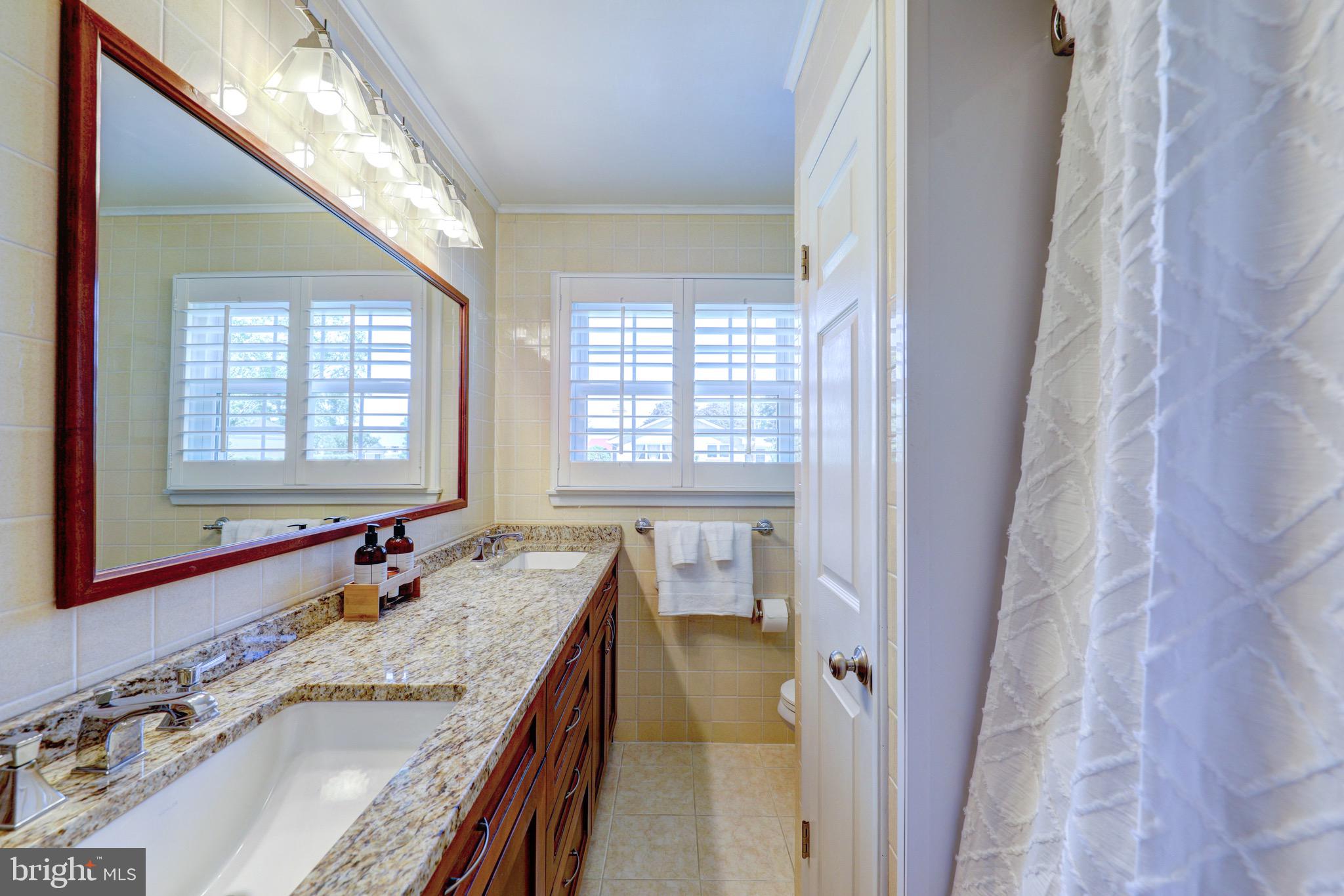 10042 Friendship Road Berlin, MD 21811 - Photo 28 of 53 Hall Bath