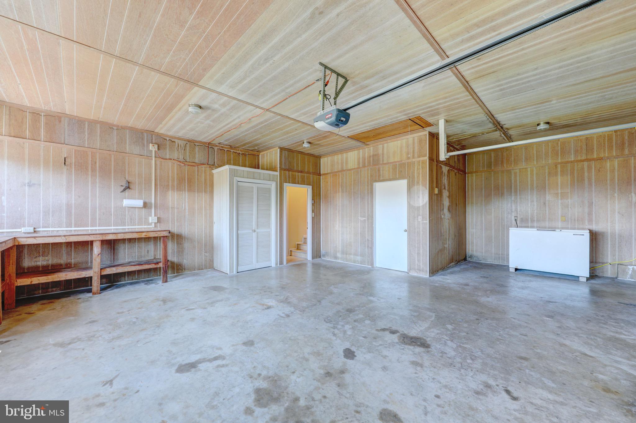 10042 Friendship Road Berlin, MD 21811 - Photo 39 of 53 Garage