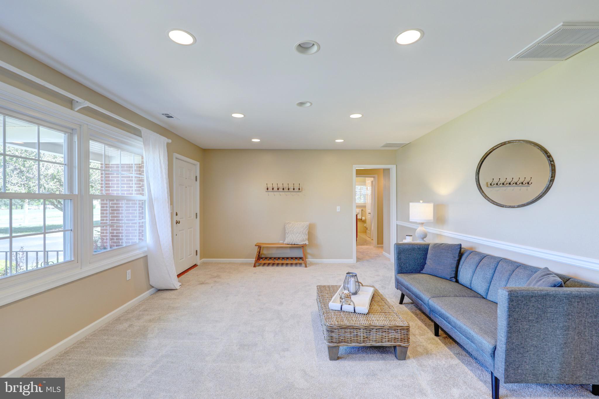10042 Friendship Road Berlin, MD 21811 - Photo 5 of 53 Living room