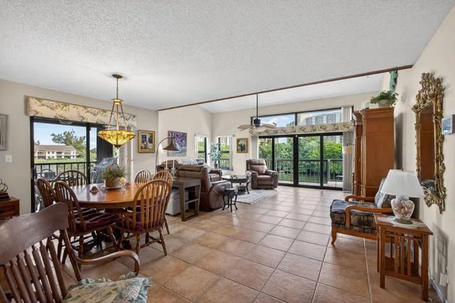 $695,000 | 2102 Fairway Drive South, Jupiter, FL 33477