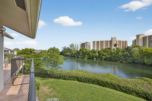 $695,000 | 2102 Fairway Drive South, Jupiter, FL 33477