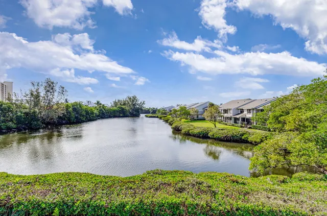 $695,000 | 2102 Fairway Drive South, Jupiter, FL 33477