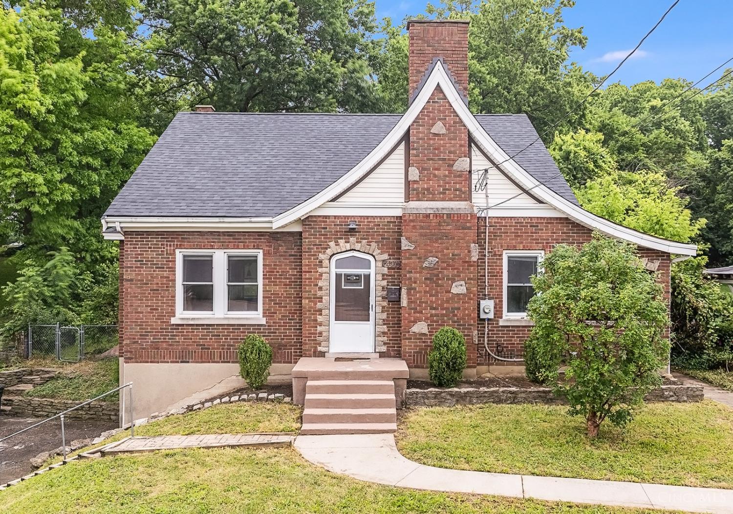 437 Samoht Ridge Road Cincinnati, OH 45238 - Photo 1 of 46