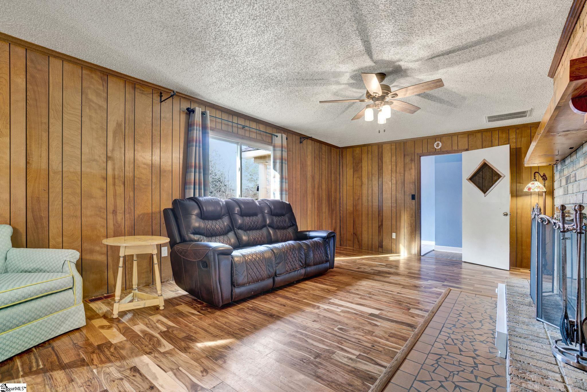 503 Edgewater Road Woodruff, SC 29388 - Photo 10 of 45 Gallery Image 10