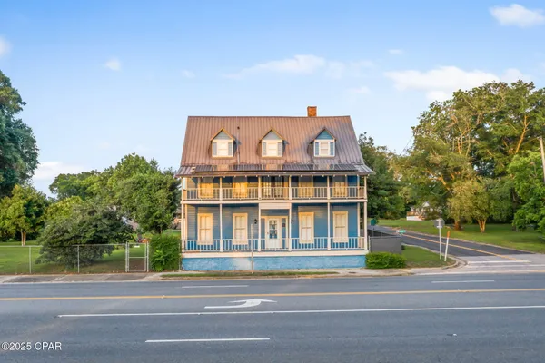 $595,000 | 1748 Georgia Street, Alford, FL 32420