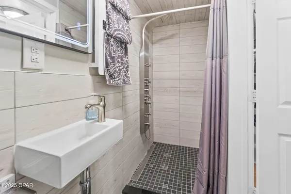 $595,000 | 1748 Georgia Street, Alford, FL 32420