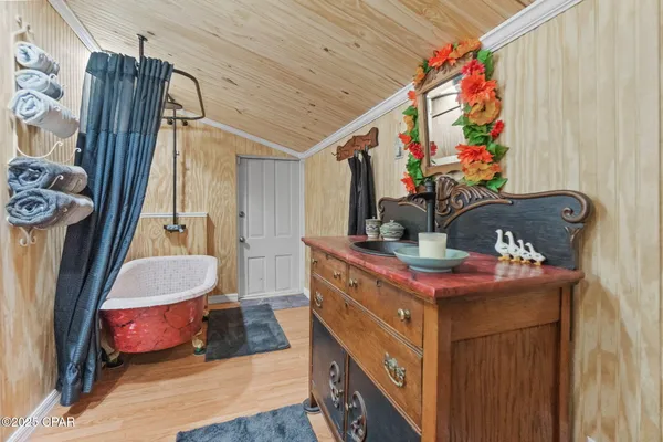 $595,000 | 1748 Georgia Street, Alford, FL 32420