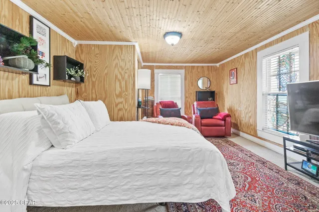 $595,000 | 1748 Georgia Street, Alford, FL 32420