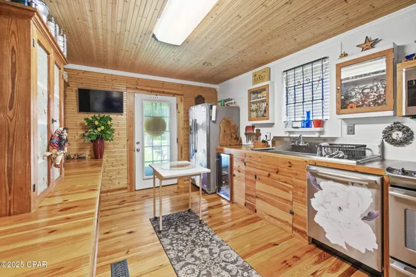 $595,000 | 1748 Georgia Street, Alford, FL 32420