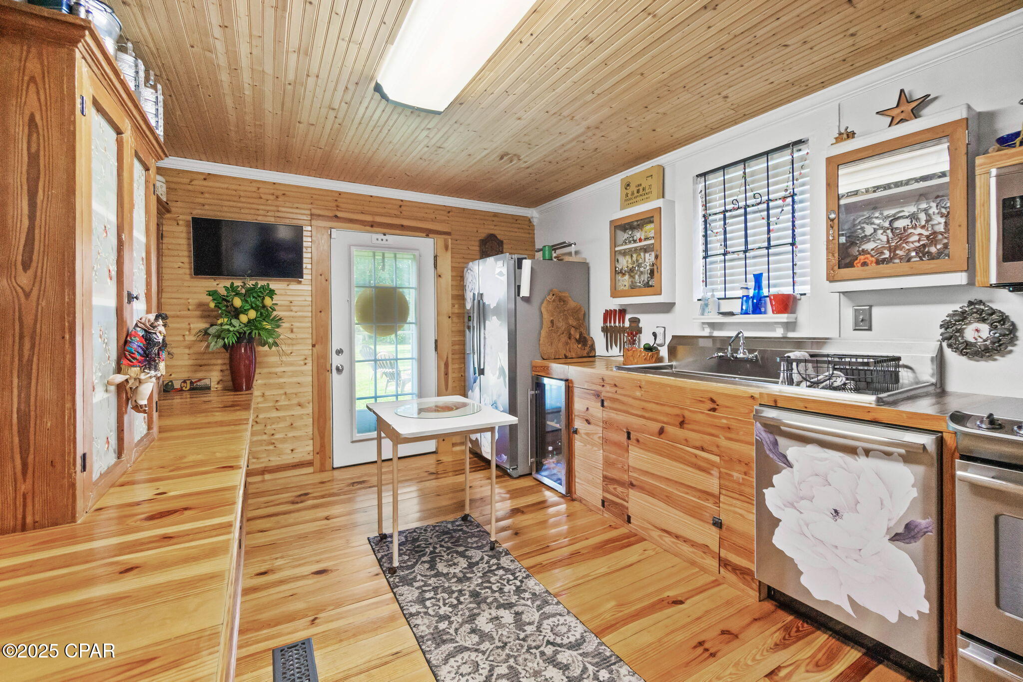 1748 Georgia Street Alford, FL 32420 - Photo 4 of 59