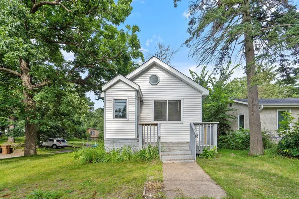 $224,999 | 100 Warner Avenue South, Mahtomedi, MN 55115