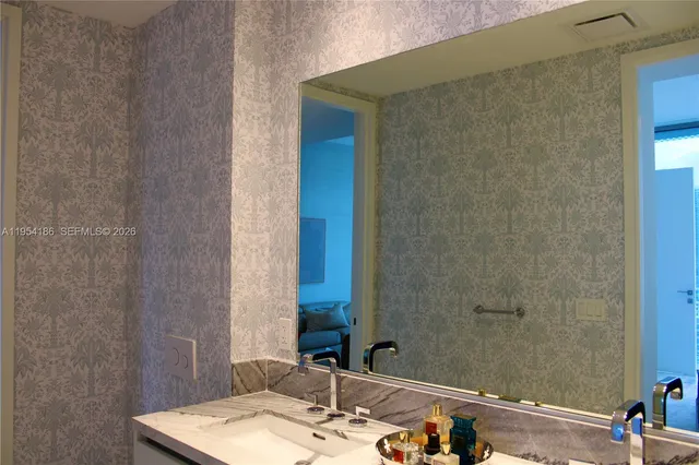 $789,000 | 700 Northeast 26th Terrace, Unit 2404, Miami, FL 33137