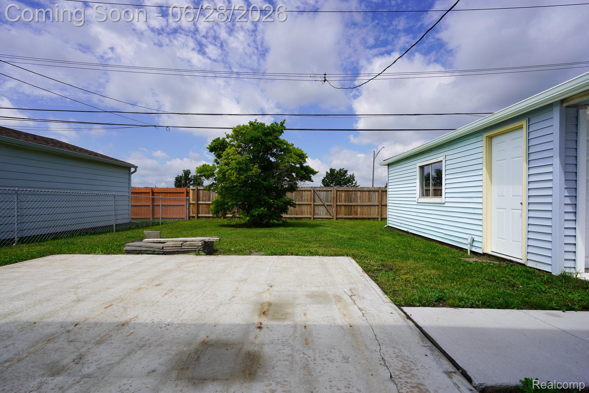 15646 Selwyn Road Southgate, MI 48195 - Photo 8 of 69 DDS04805.jpg