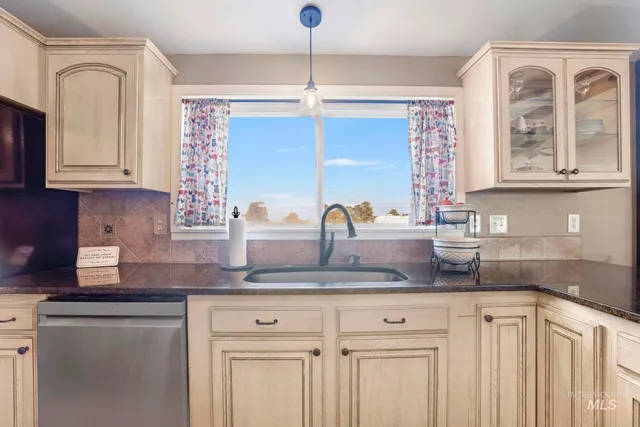 $575,000 | 2342 Garey Lane, Filer, ID 83328