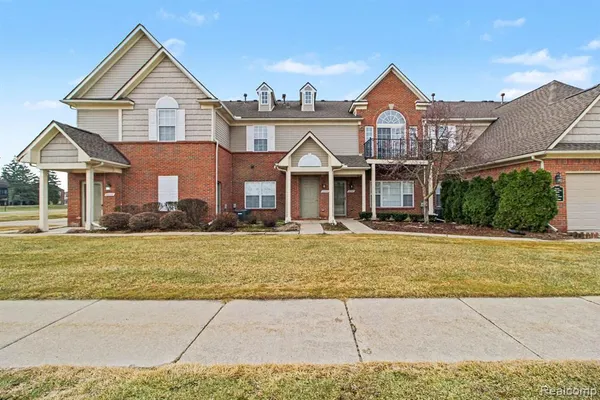 $1,500 | 20006 Hidden Oaks Drive, Trenton, MI 48183