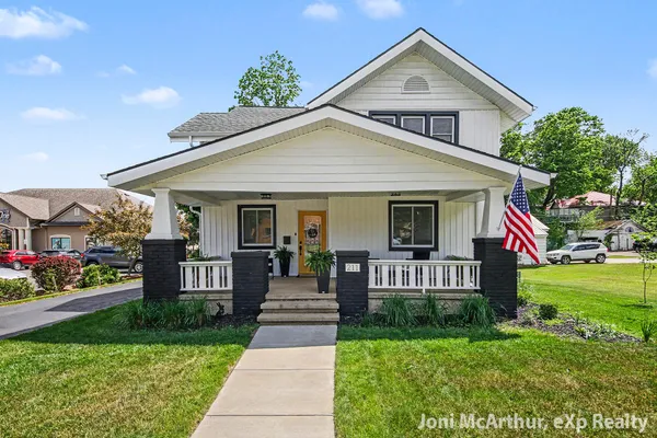 $293,000 | 211 West Cass Street, Greenville, MI 48838