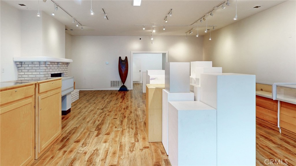 786 Main Street Cambria, CA 93428 - Photo 22 of 36 a view of kitchen with wooden floor