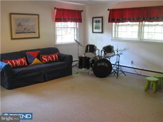 617 Weadley Road Wayne, PA 19087 - Photo 7 of 12 Family Room