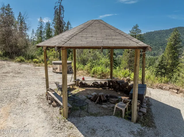 $249,000 | 950 Bear Ridge Lane, Kingston, ID 83839