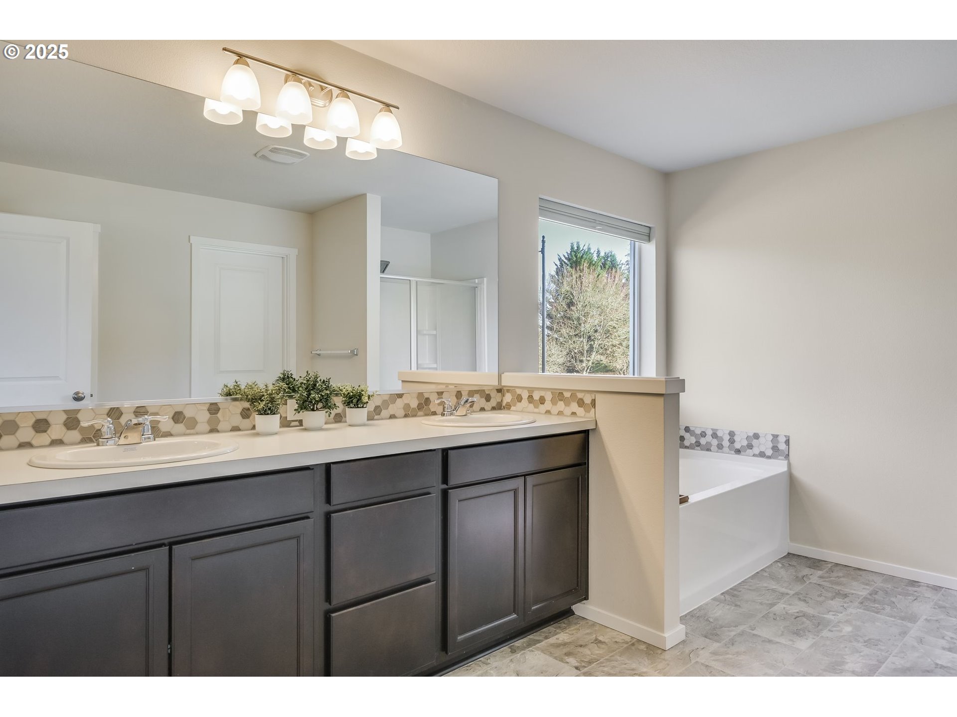 2126 South Meadowlark Dr. Ridgefield, WA 98642 - Photo 13 of 22 Gallery Image 13