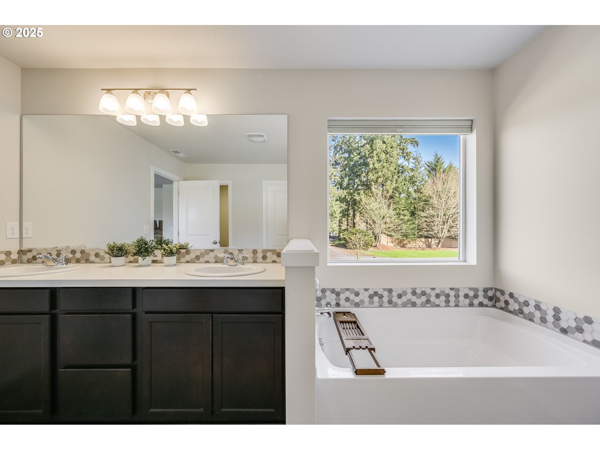 2126 South Meadowlark Dr. Ridgefield, WA 98642 - Photo 14 of 22 Gallery Image 14