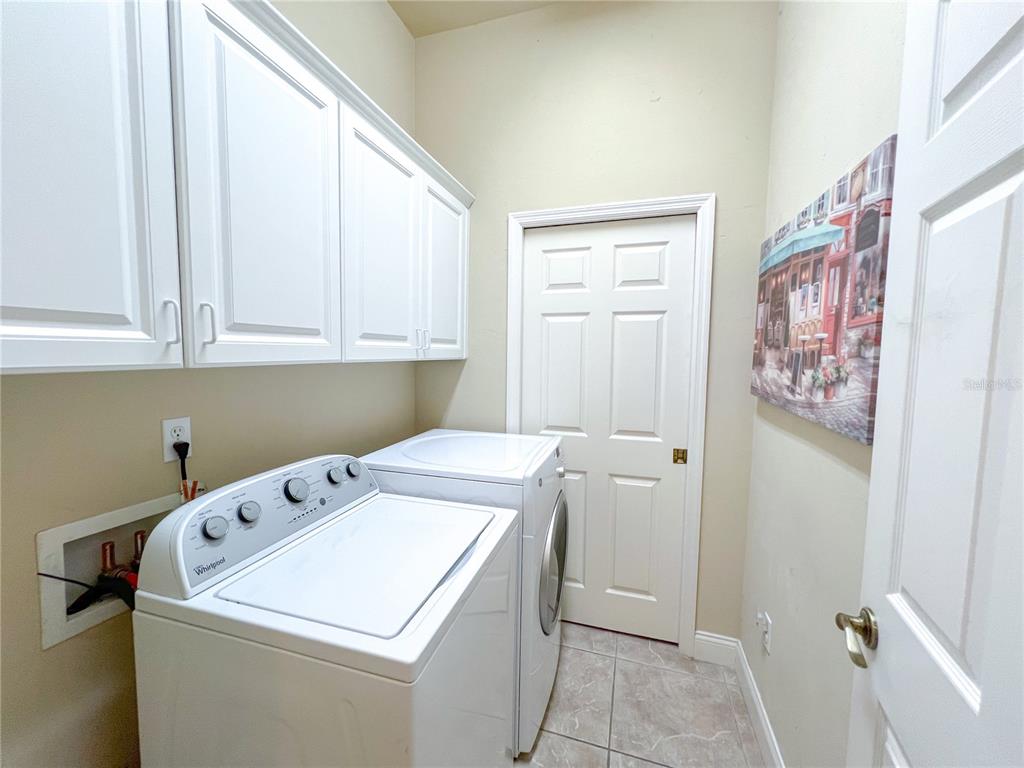 9048 Southwest 76th Avenue Gainesville, FL 32608 - Photo 7 of 17
