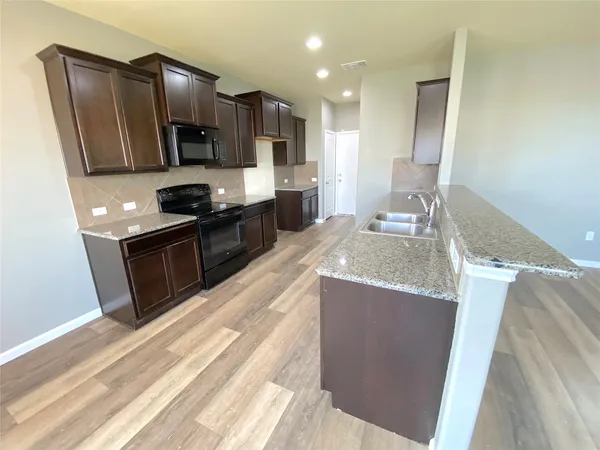 $2,450 | 122 Liard River Road, Hutto, TX 78634