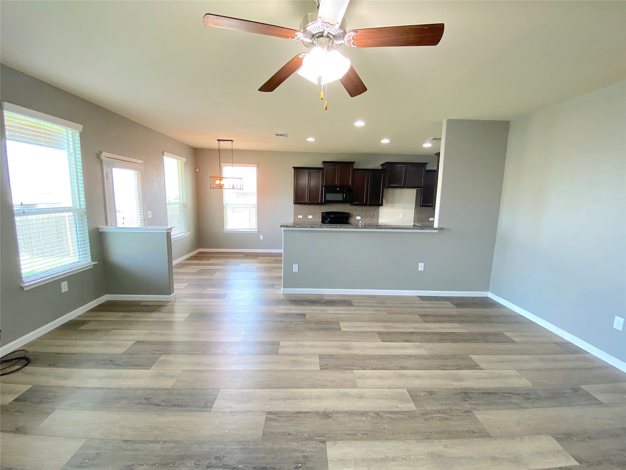 122 Liard River Road Hutto, TX 78634 - Photo 13 of 33