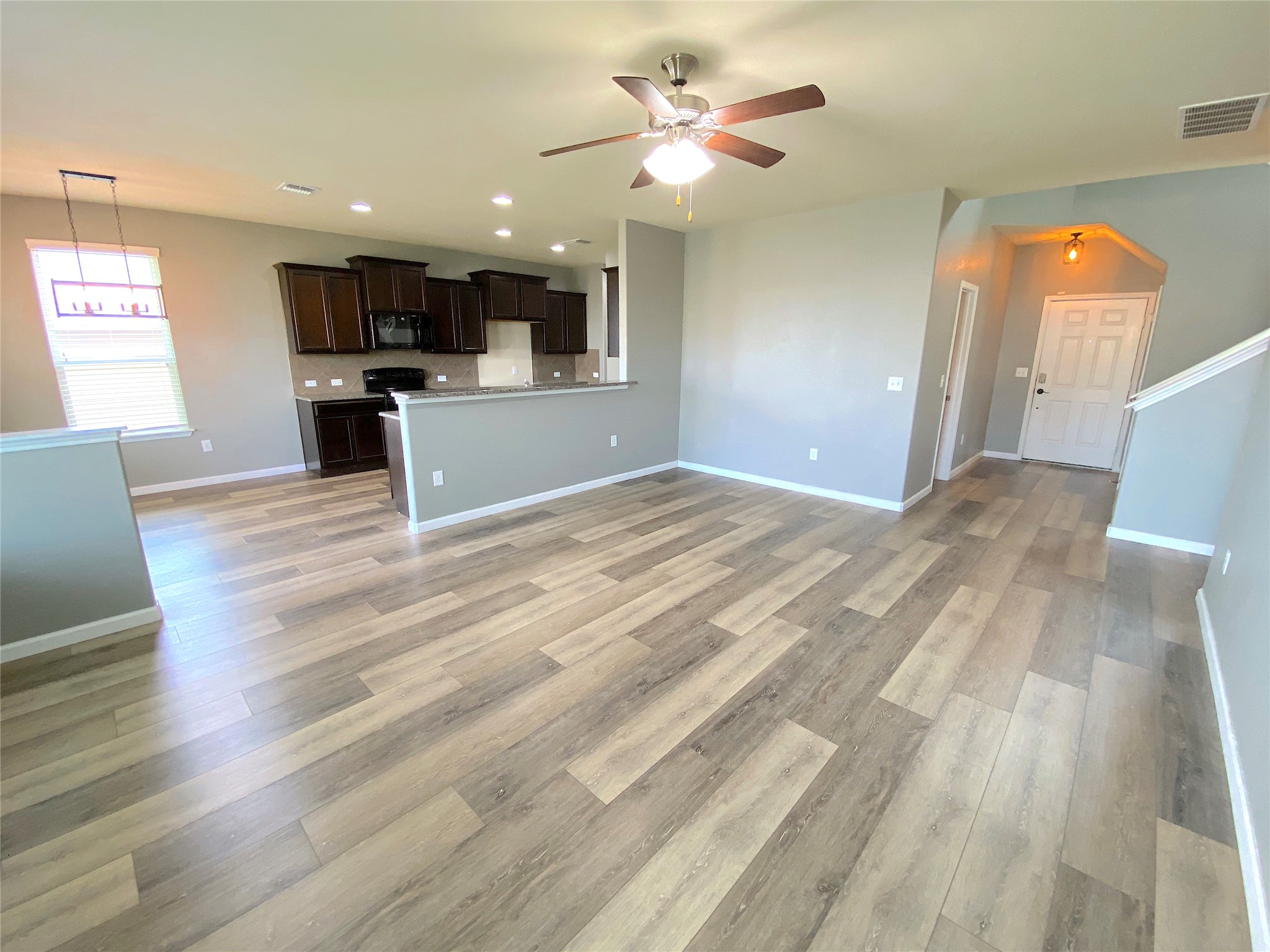 122 Liard River Road Hutto, TX 78634 - Photo 7 of 33