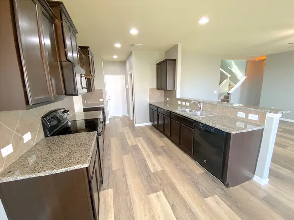 $2,450 | 122 Liard River Road, Hutto, TX 78634
