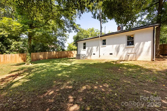 a house view with a outdoor space