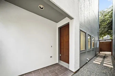 $368,500 | 2010 Blodgett Street, Unit G, Houston, TX 77004