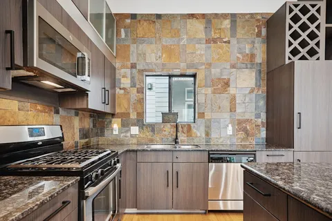 $368,500 | 2010 Blodgett Street, Unit G, Houston, TX 77004